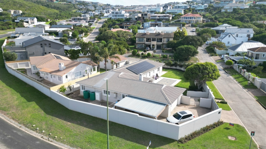 4 Bedroom Property for Sale in Whale Rock Western Cape